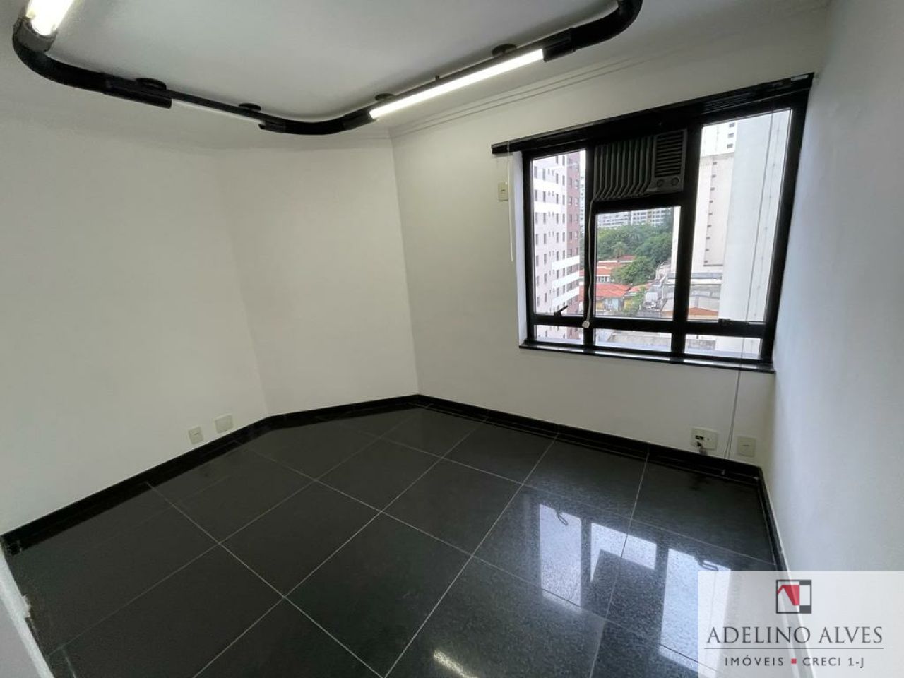 Conj. Comercial para Venda - CONSOLAÇÃO