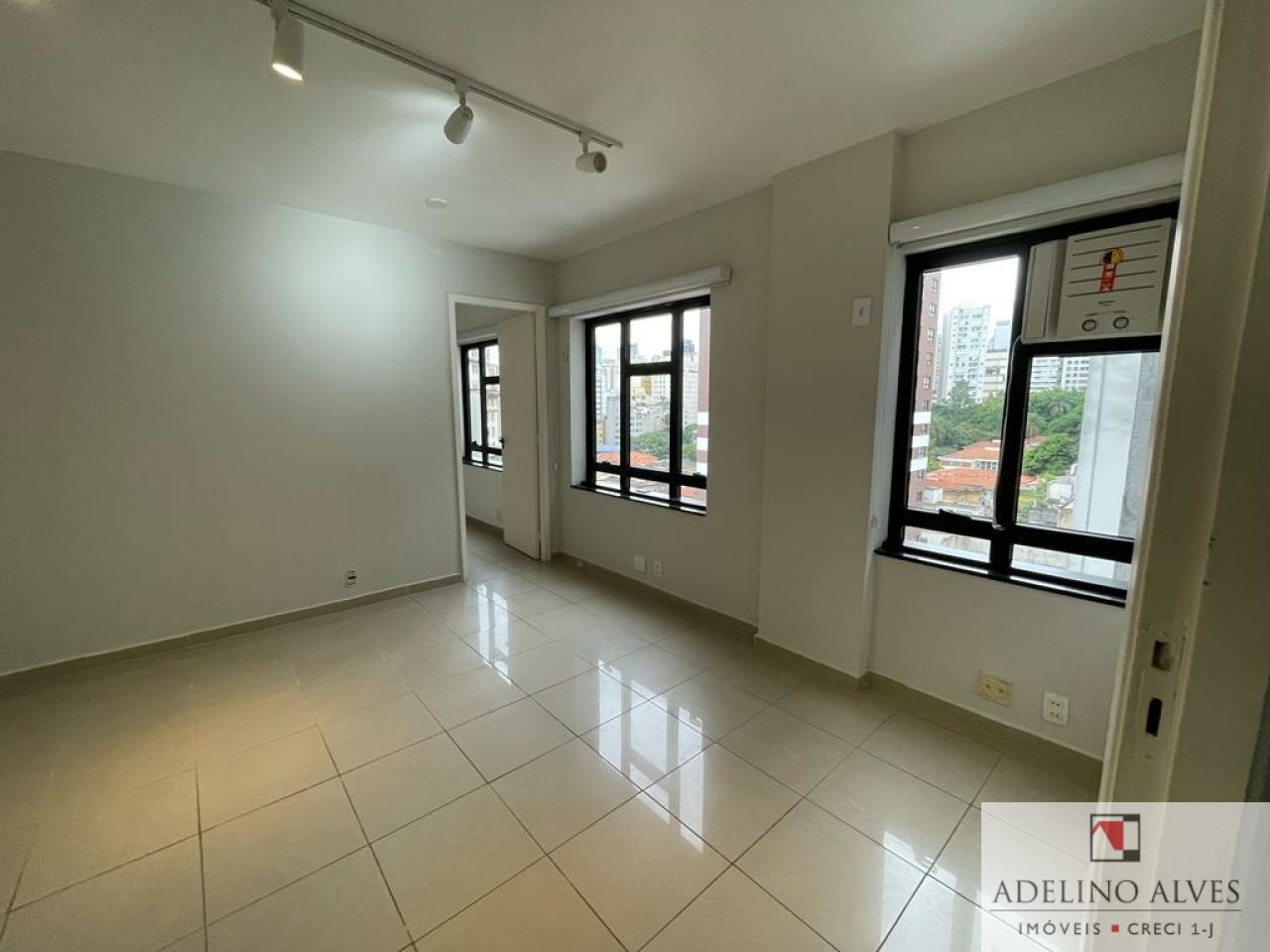 Conj. Comercial para Venda - CONSOLAÇÃO